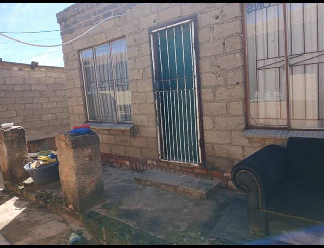 4 BEDROOM HOUSE FOR SALE IN OLIEVENHOUTBOS
